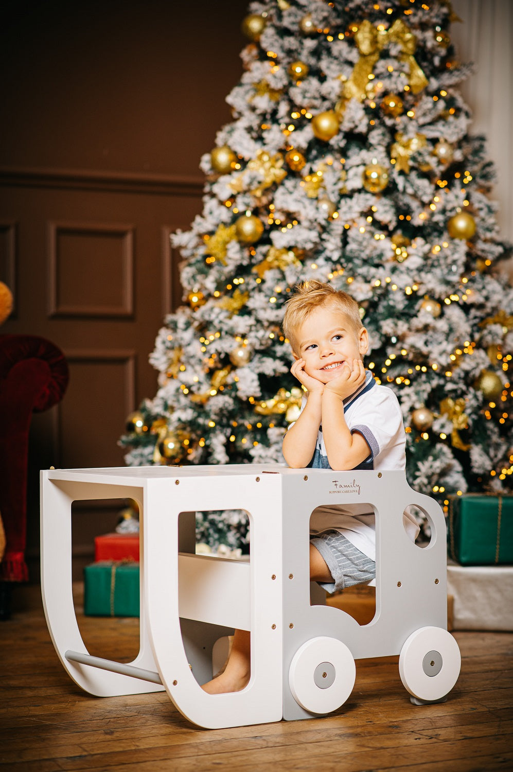 Køkkentrappe / montessori-læringstårn: bord, stol og trappe i ét til barn, hvid og grå