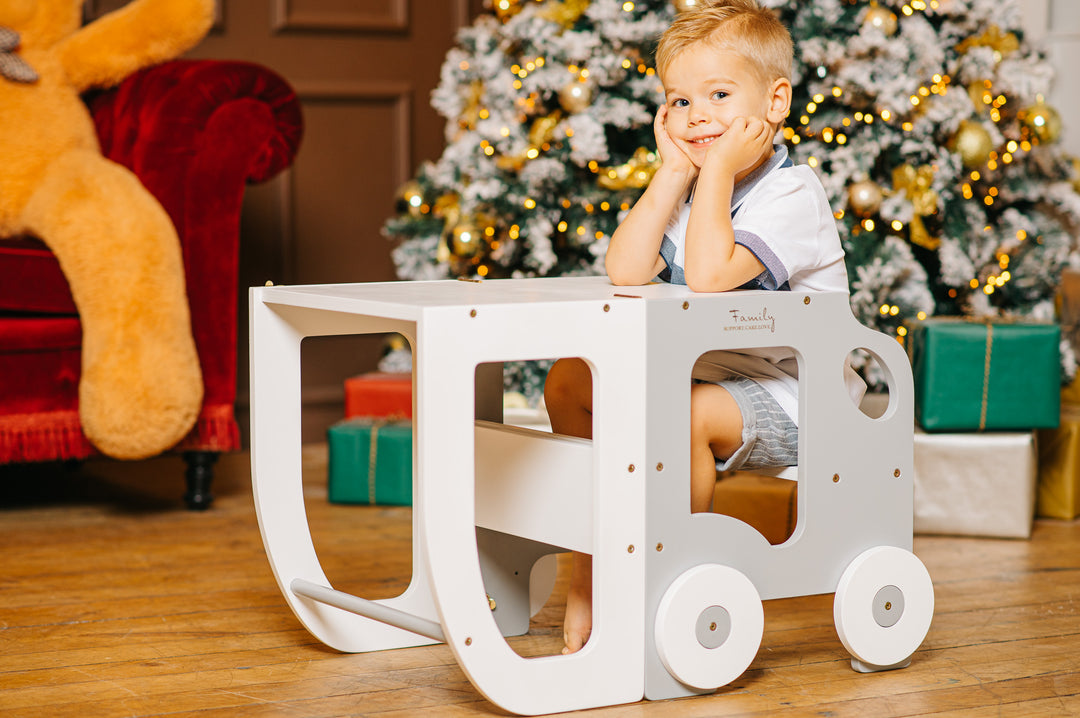 Køkkentrappe / montessori-læringstårn: bord, stol og trappe i ét til barn, hvid og grå