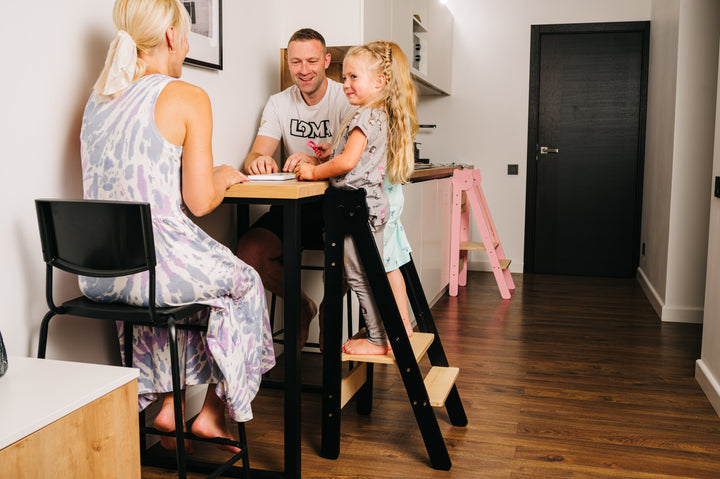 Trin-skammel til barn, sort og naturfarvet