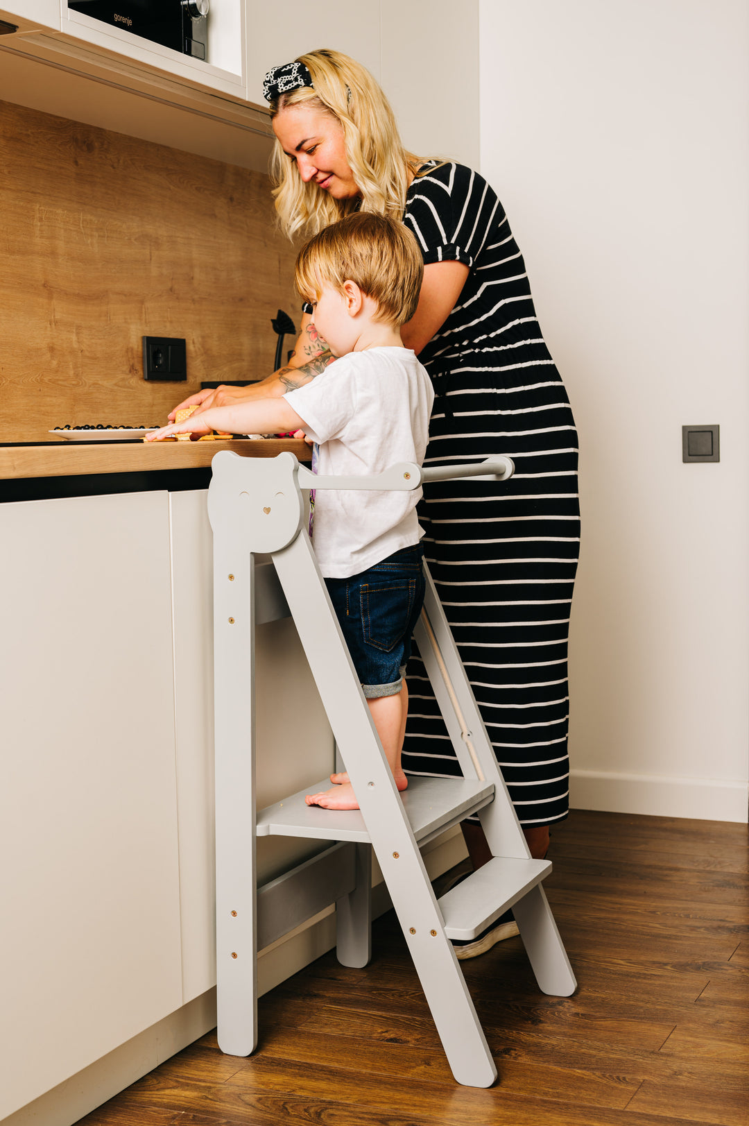 Trin-skammel til barn, grå