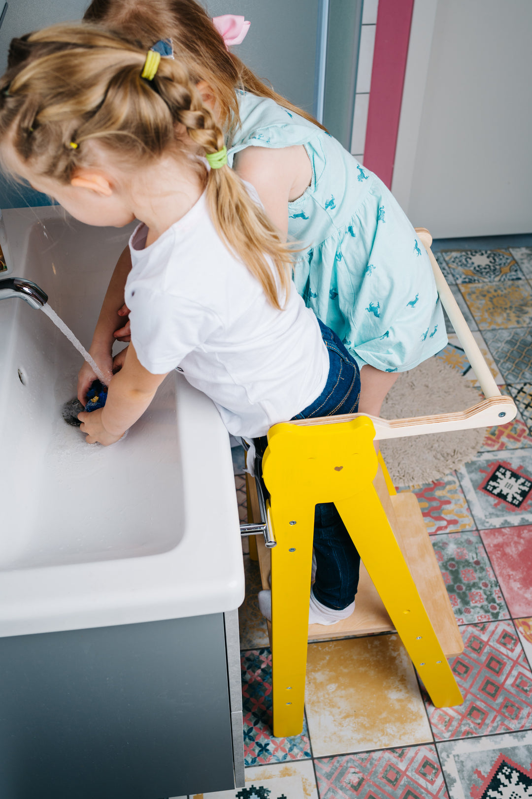 Trin-skammel til barn, gul