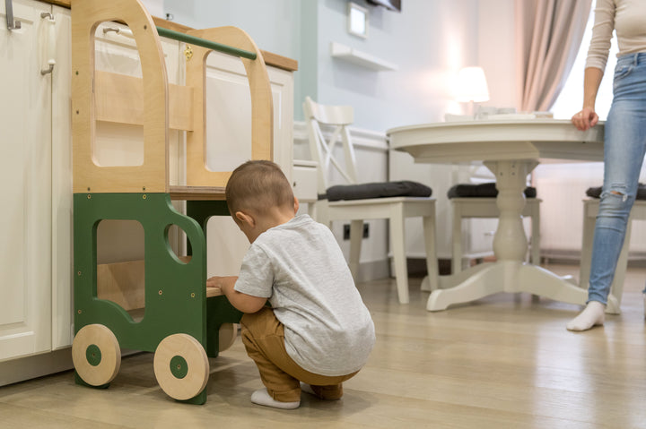 Køkkentrappe / montessori-læringstårn: bord, stol og trappe i ét til barn, khaki og naturfarvet