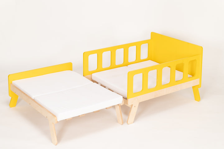 Smart børneseng der vokser med, gul