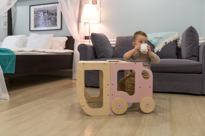 Køkkentrappe / montessori-læringstårn: bord, stol og trappe i ét til barn, pink og naturfarvet