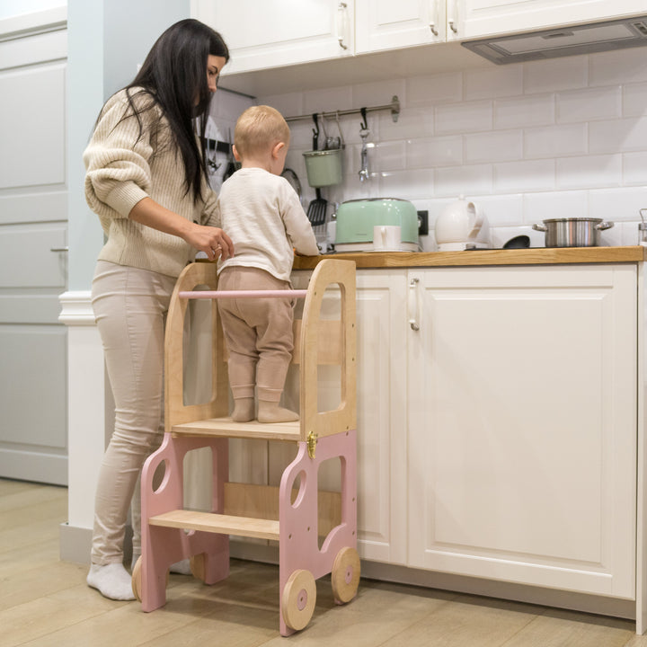 Køkkentrappe / montessori-læringstårn: bord, stol og trappe i ét til barn, pink og naturfarvet