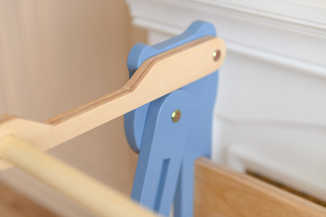 Trin-skammel til barn, støvet blå med naturfarve