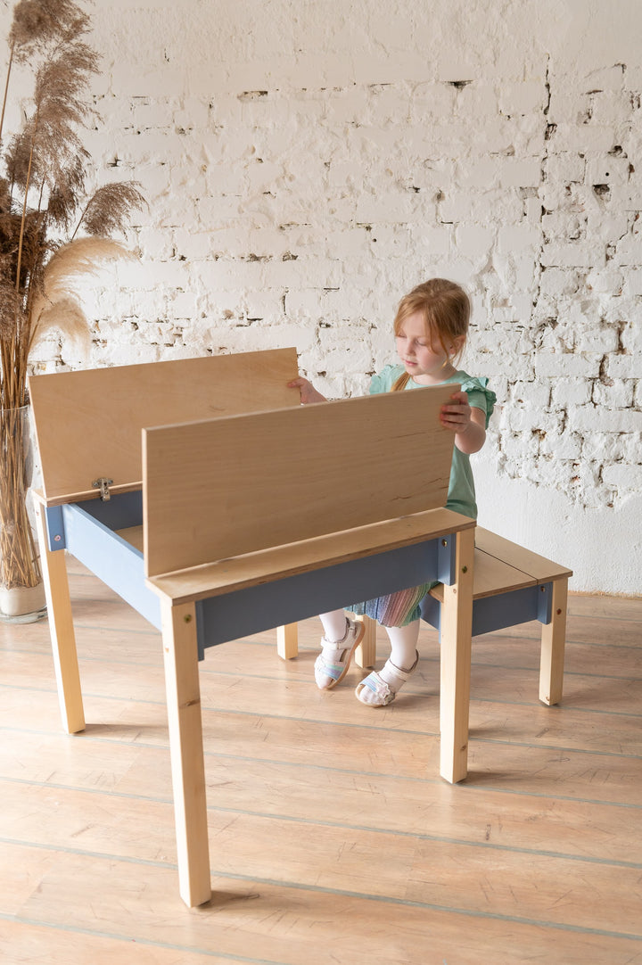 Sæt med smart opbevaringsbord og stol til barn, naturfarvet og støvet blå