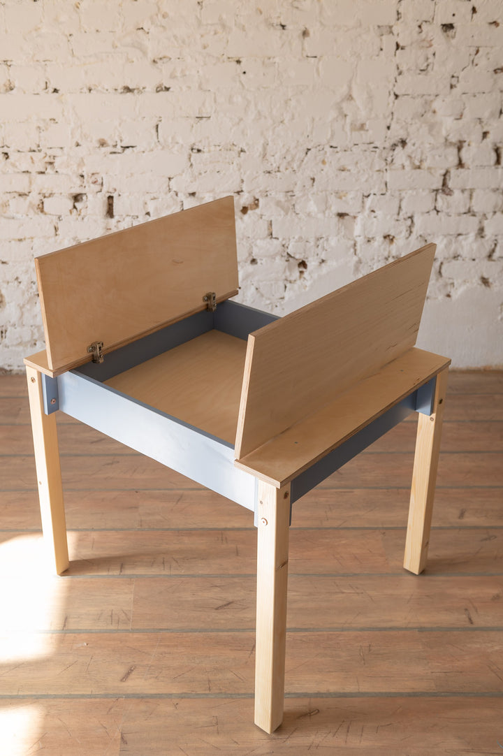 Sæt med smart opbevaringsbord og stol til barn, naturfarvet og støvet blå