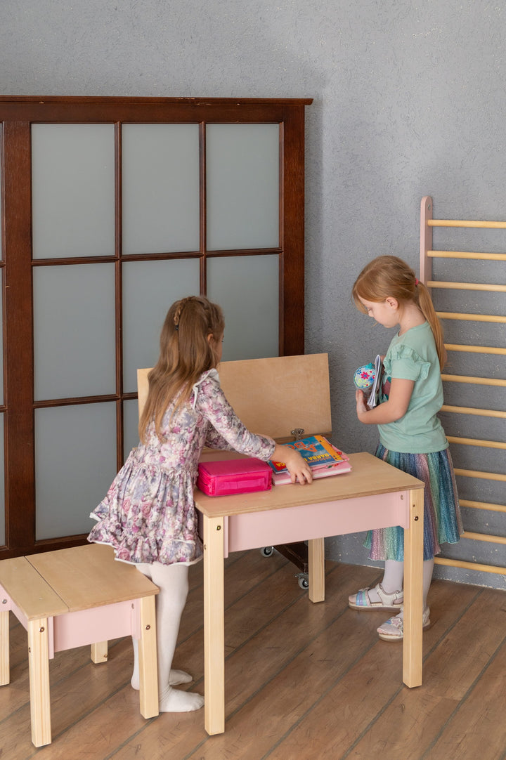 Sæt med smart opbevaringsbord og stol, pink og naturfarvet