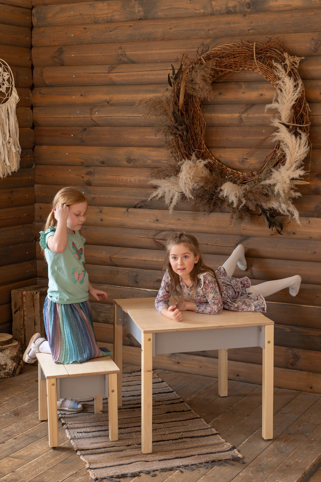 Sæt med smart opbevaringsbord og stol, grå og naturfarvet