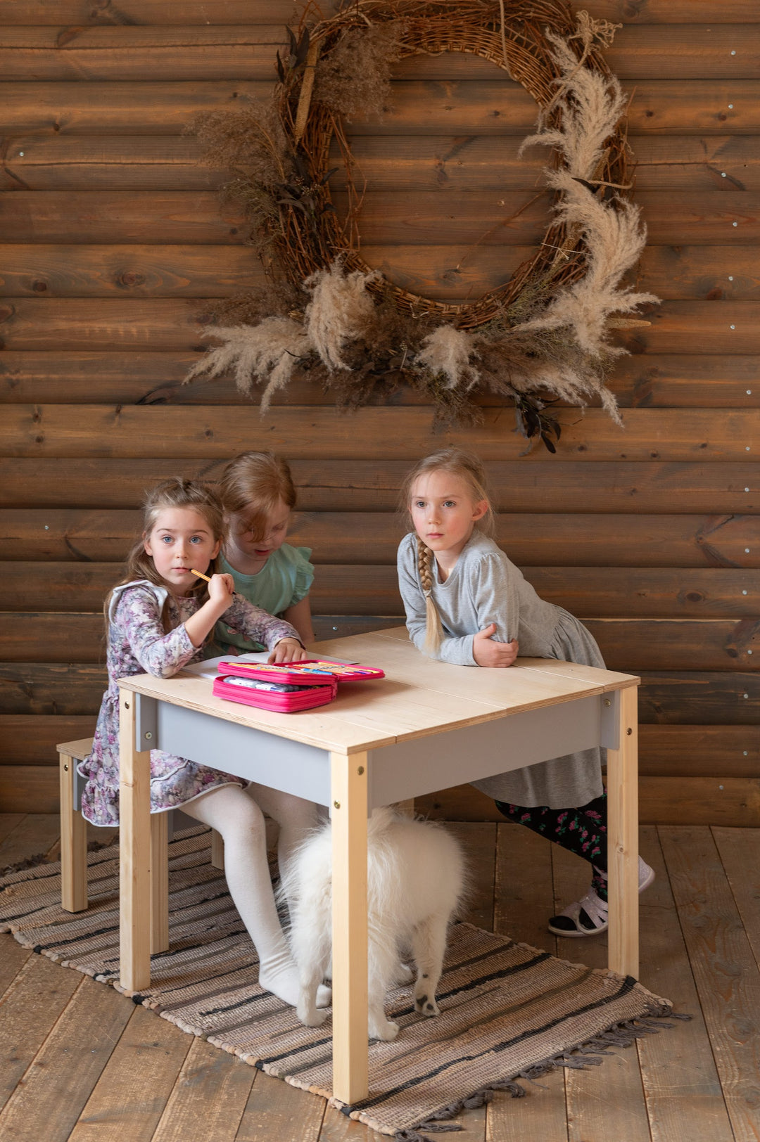 Sæt med smart opbevaringsbord og stol, grå og naturfarvet