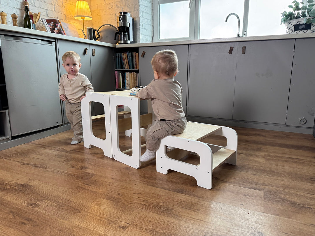 Læringstårn i træ, hvid og naturfarvet