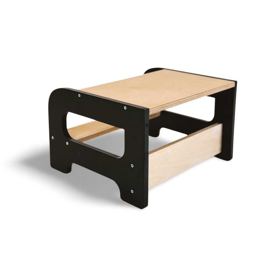 Læringstårn i træ, sort og naturfarvet