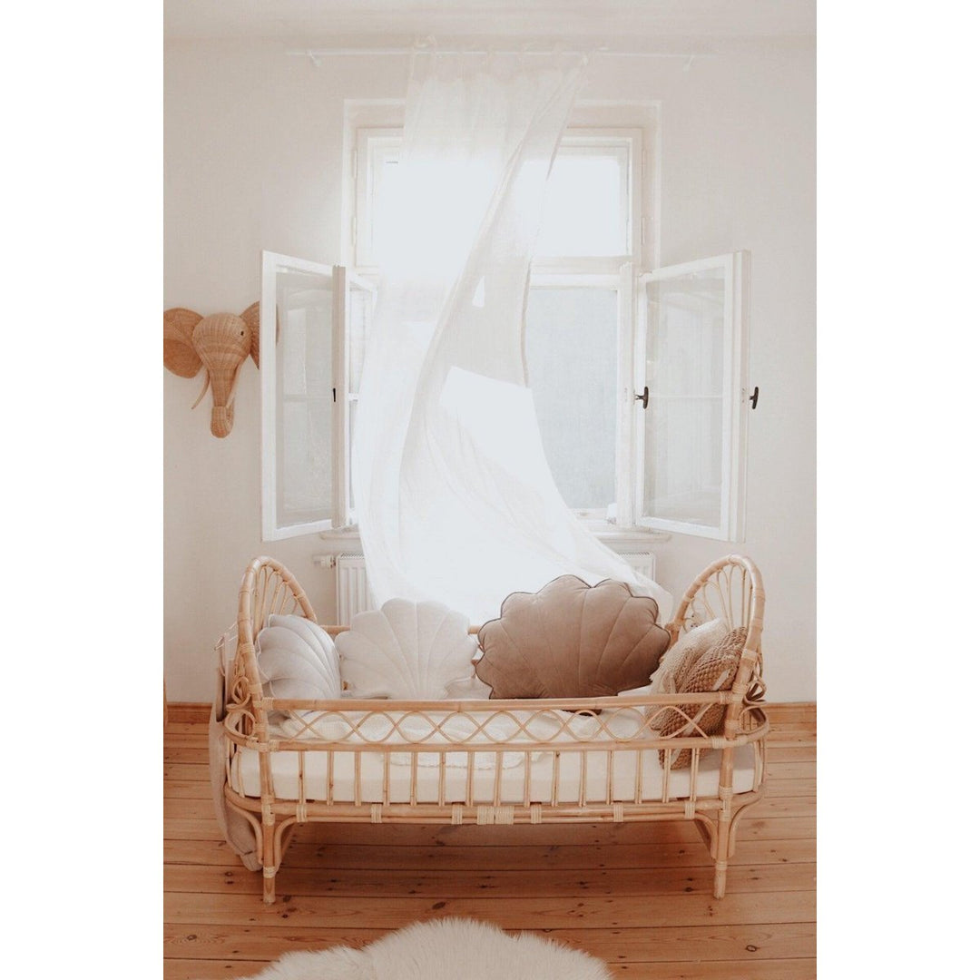 "White Pearl" Velvet Shell Pude