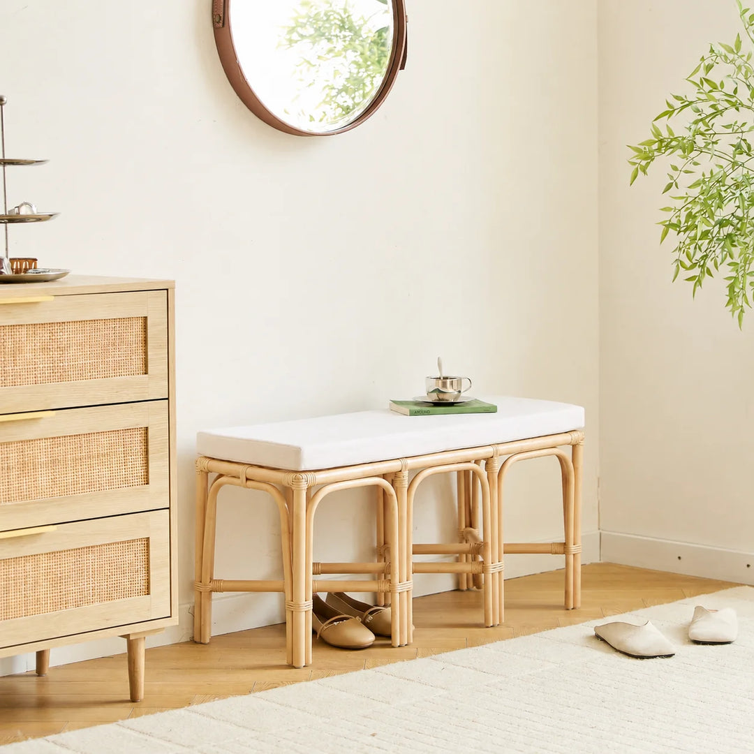 SULAWESI bænk i naturlig rattan og beige stof