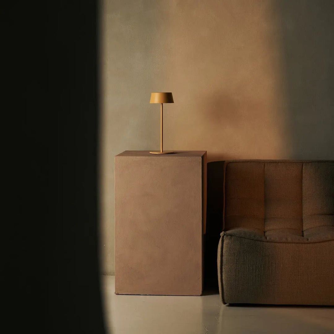 Hugo Amber Gul Genopladelig Bordlampe