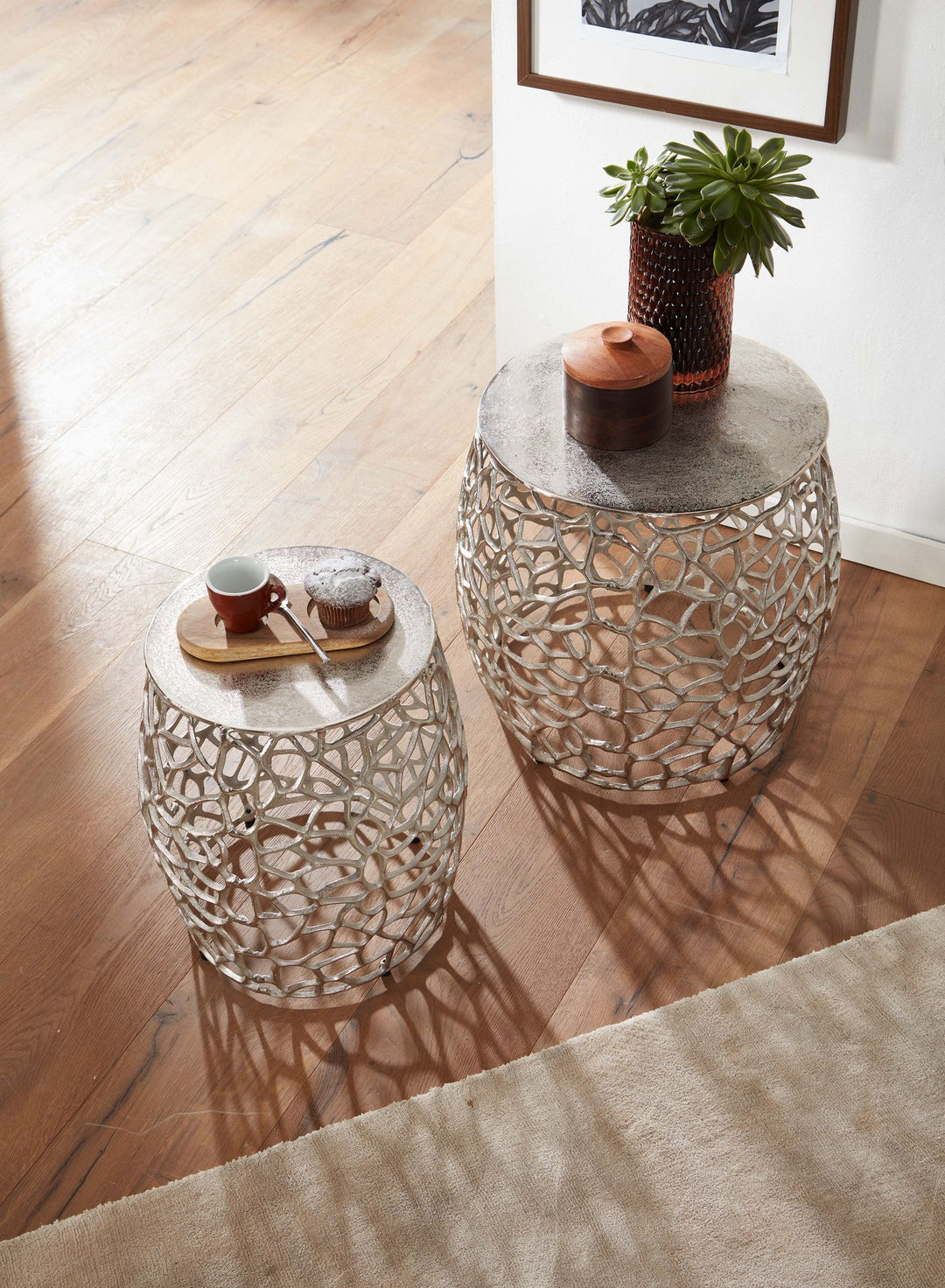 Sidebordsæt med 2, aluminium, sølvdesign, indskudsborde, metal, rundt, stuebord, sofabord, grenstruktur, moderne, 2-delt sofabord til stuen