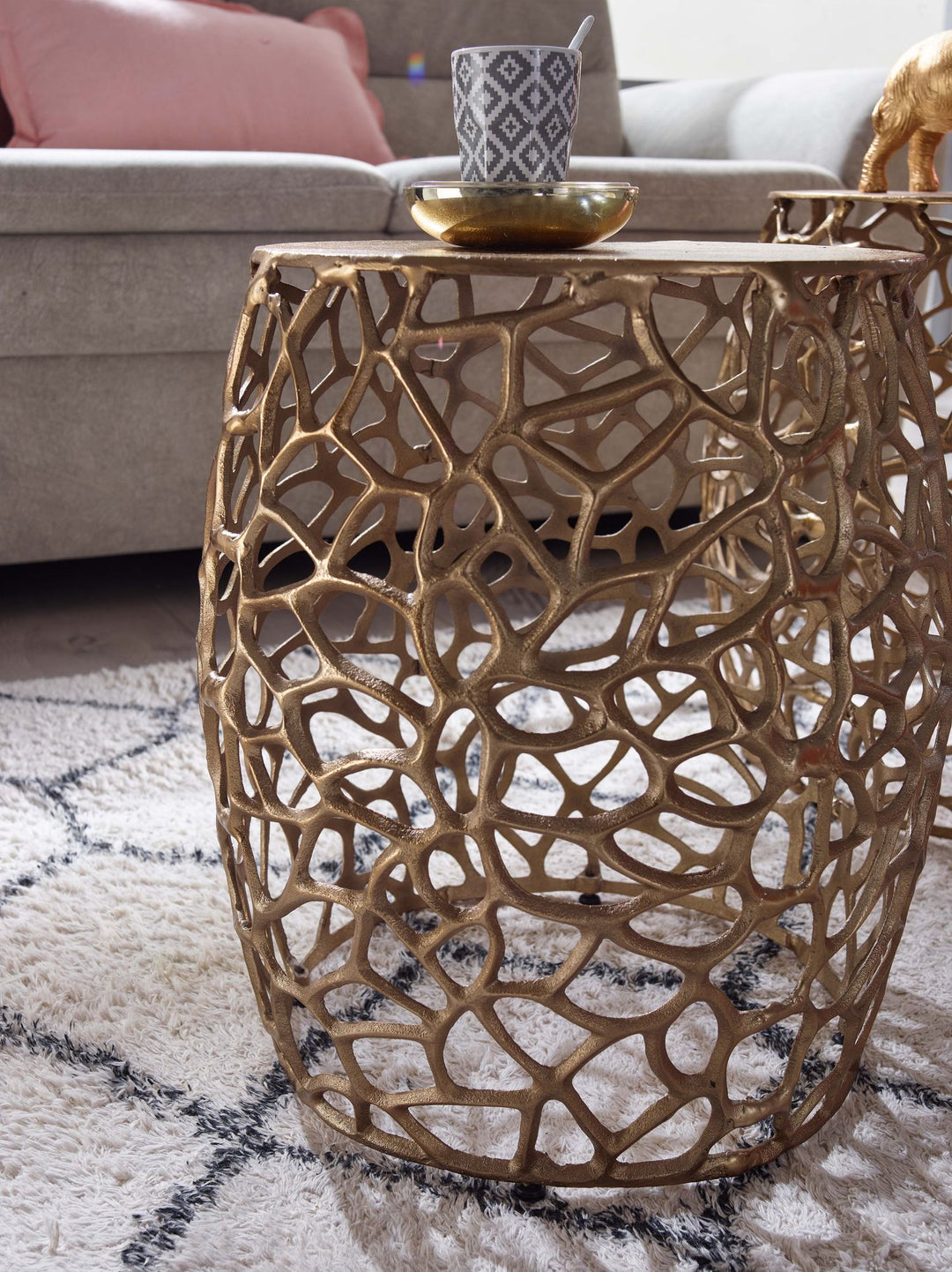 Sidebordsæt med 2, aluminium, gulddesign, indskudsborde, metal, rundt, stuebord, sofabord, grenstruktur, moderne, 2-delt sofabord til stuen