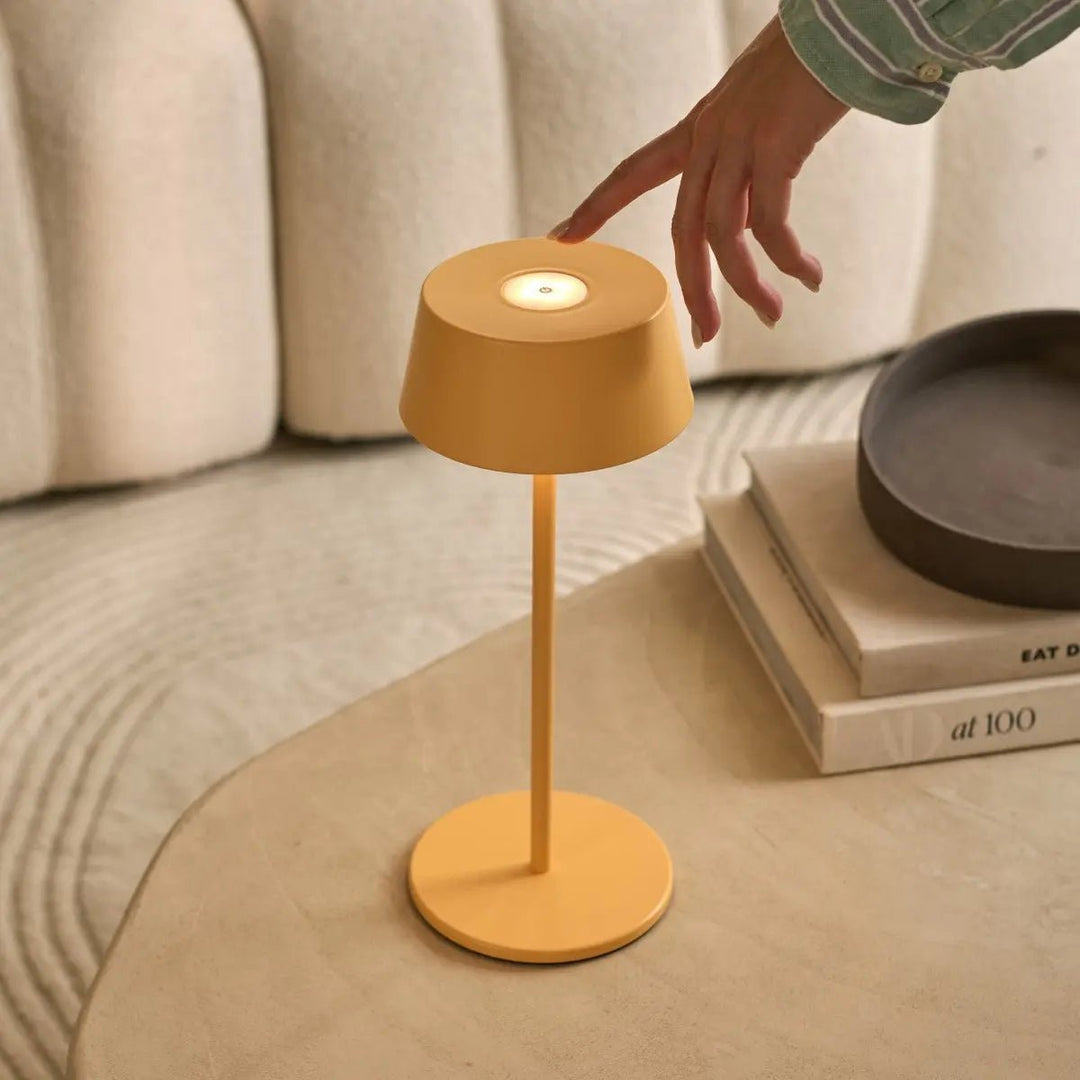 Hugo Amber Gul Genopladelig Bordlampe
