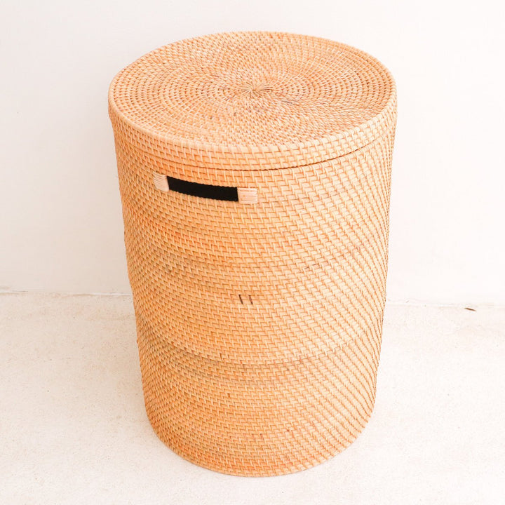 Vasketøjskurv med låg Opbevaringskurv lavet af rattan SARI (2 størrelser)