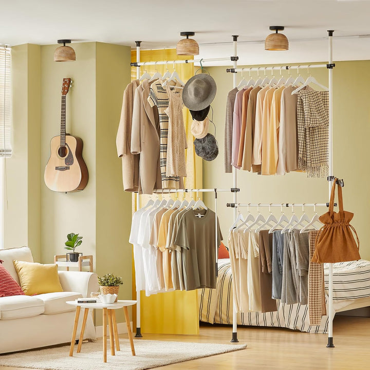 Teleskopisk tøjstativ i et moderne og minimalistisk design, hvid