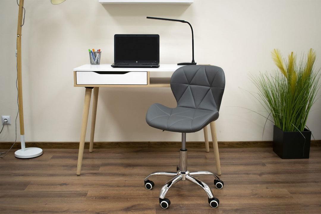 OSKAR AVOLA drejestol – ergonomisk komfort i stilren grå