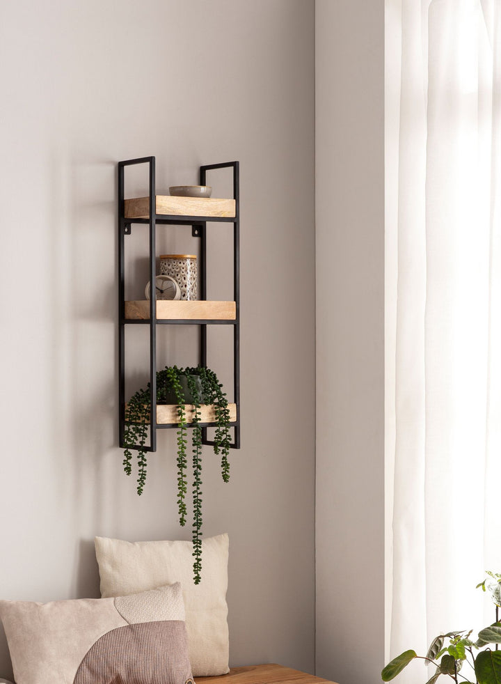 Væghylde 27x77x18 cm, massivt mangotræ/metal, industriel stil, rektangulær svævehylde, hængehylde til stue, vægmonteret bakkehylde med 3 hylder og metalramme