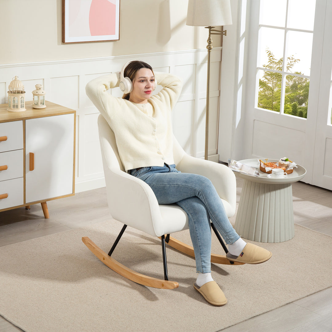 Gyngestol, blødt fløjlsbetrukket, bred ryglæn, cremehvid