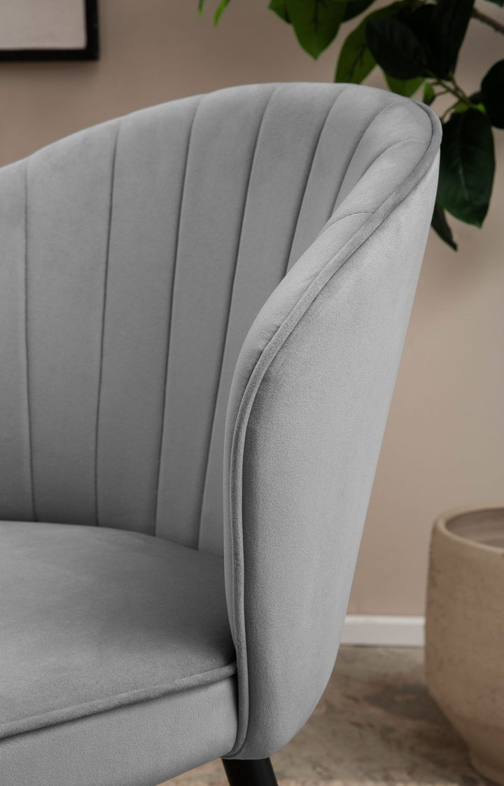 Spisestolssæt med 2, fløjlsgrå, køkkenstol med metalben, skalstol, skandinavisk design, polstret stol med stofbetræk, polstret stol