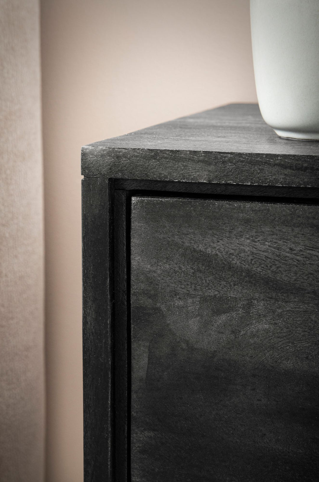 Sengebord i massivt akacietræ, 45x40x57 cm, til boxmadras, moderne sort natbord med 2 skuffer, opbevaringsplads og metalramme