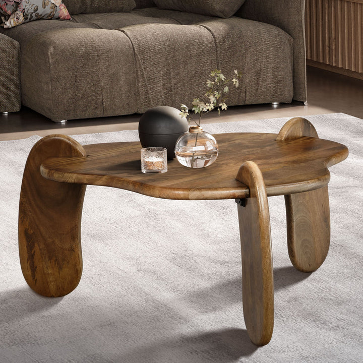 Sofabord 78x78x39,5 cm, massivt mangotræ, valnøddefinish, lavt sofabord, trebenet stuebord, organisk design, moderne sofabord med naturlig træåring