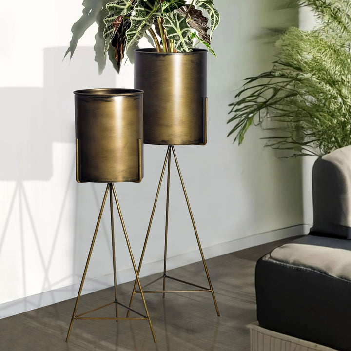 Sæt med 2 metalblomsterpotter, guldfarvede plantekasser med stativ, designerjernplantekasser, runde, høje indendørs blomsterpotter
