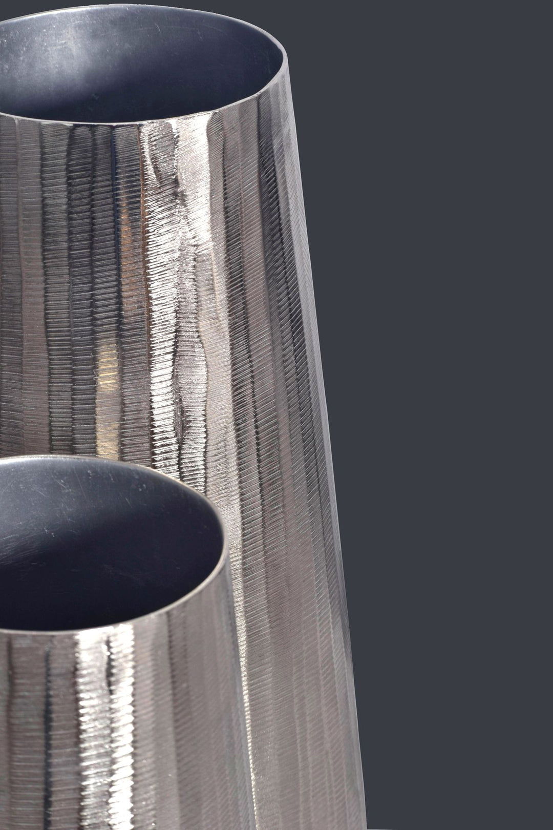 Dekorativt vasesæt med 2, aluminium, sølv, rund, moderne blomstervaser, dekorativt vasesæt med 2 dele til blomster, bordvase i aluminium, boligindretning, metalborddekoration, håndlavet