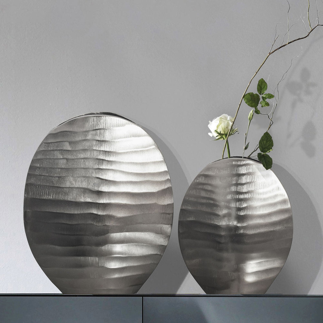 Dekorativ vase sæt med 2, aluminium sølv, blomstervase med bølgemønster, moderne, rund dekorativ vase, 2-delt sæt til blomster, aluminiums bordvase, boligindretning, metal borddekoration, håndlavet