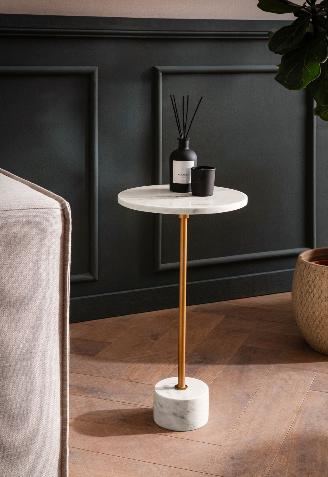 Sidebord, ægte marmor, metal, 30x30x55,5 cm, hvid og guld, lille rundt sidebord, moderne stuebord, højt marmorbord