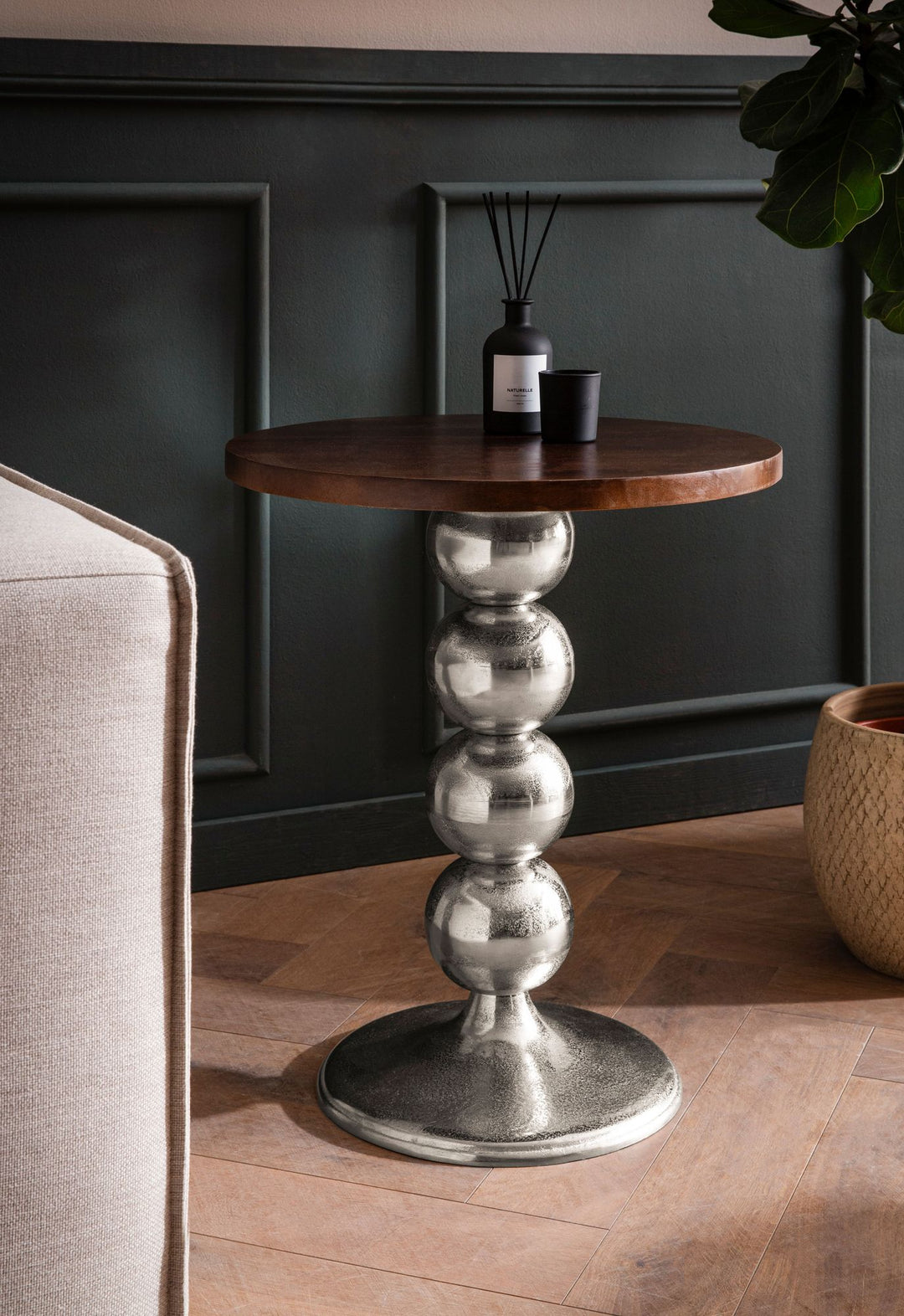 Sidebord, massivt mangotræ, metal, 50x50x61,5 cm, lille rundt sidebord, moderne stuebord, højt sofabord
