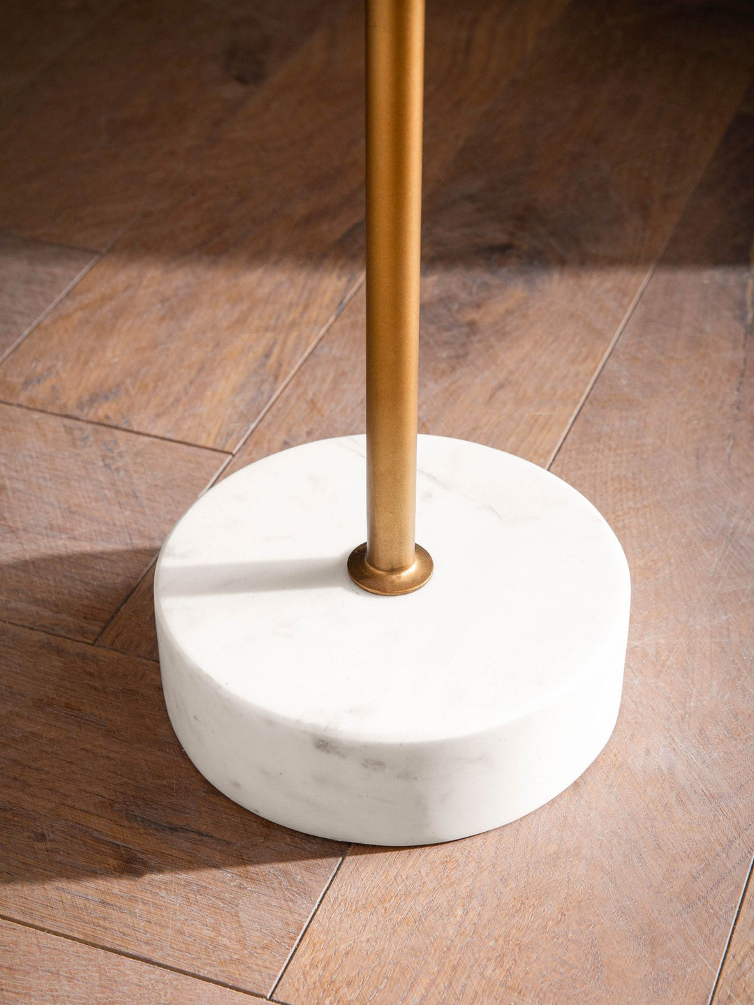 Sidebord, massivt mangotræ, ægte marmor, 45x40x55 cm, endebord, lille trekantet sidebord, moderne stuebord, højt sofabord