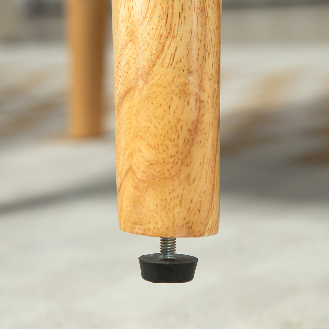 Polstret loungestol i linnedlook med armlæn og træben til stue eller soveværelse, lysegrå