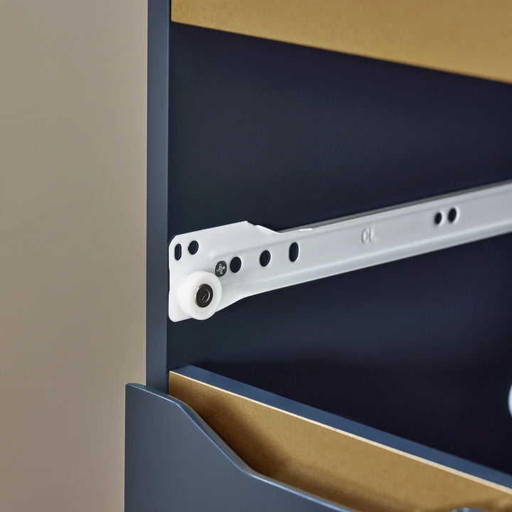 Slankt badeværelsesskab med hjul, D23 cm x L65 cm x H83 cm, blå