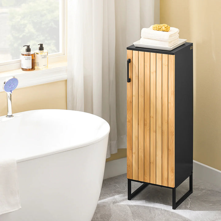 Slankt badeværelsesskab i bambusdesign (30 x 30 x 90 cm)