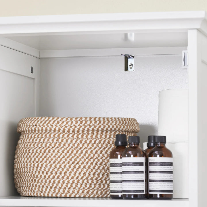 Badeværelsesskab (Højskab): 45x41,5x170 cm med masser af opbevaringsplads