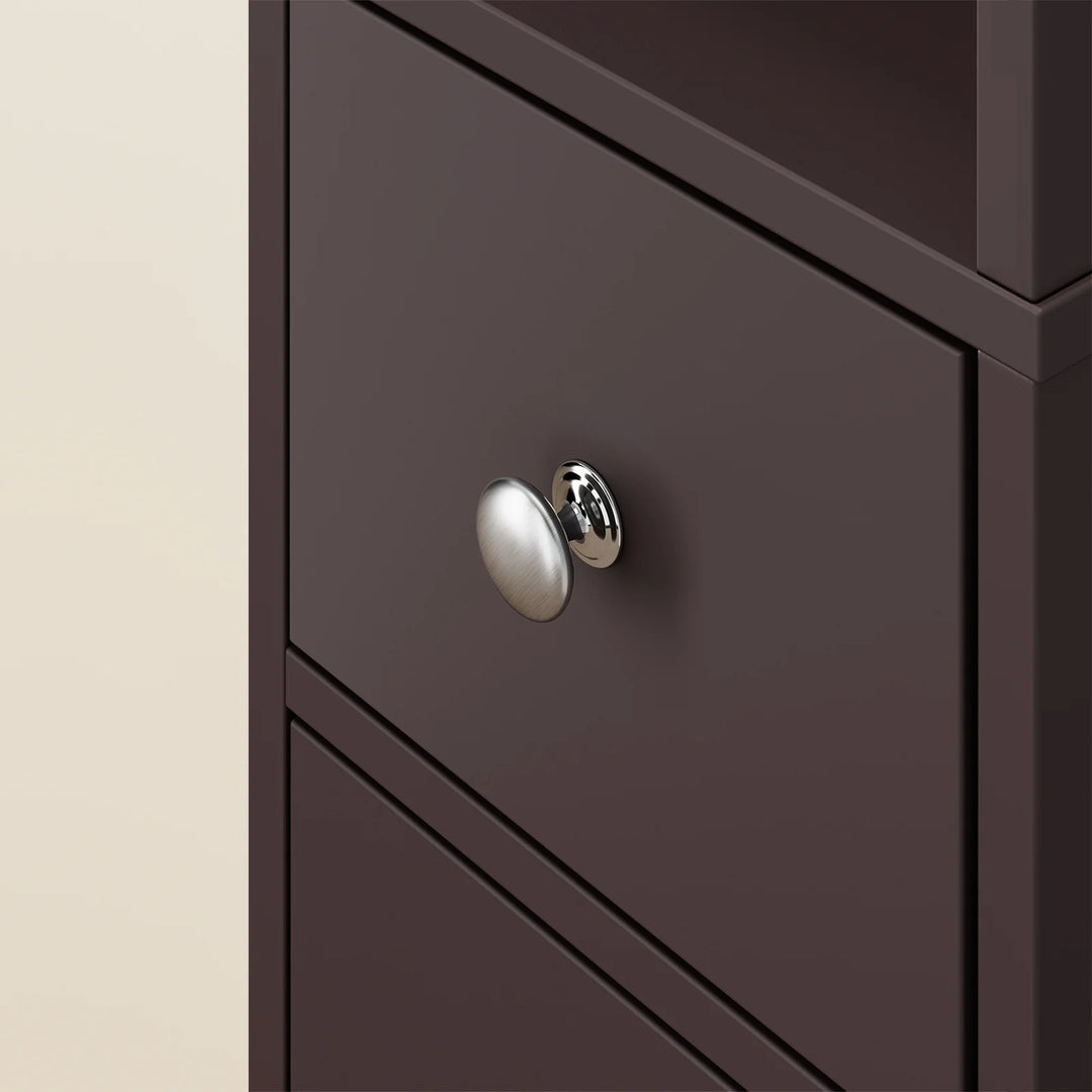 Ultra kompakt babeværelsesskab (20x20 cm) udnytter selv de mindste hjørner, 180 cm højde, brun