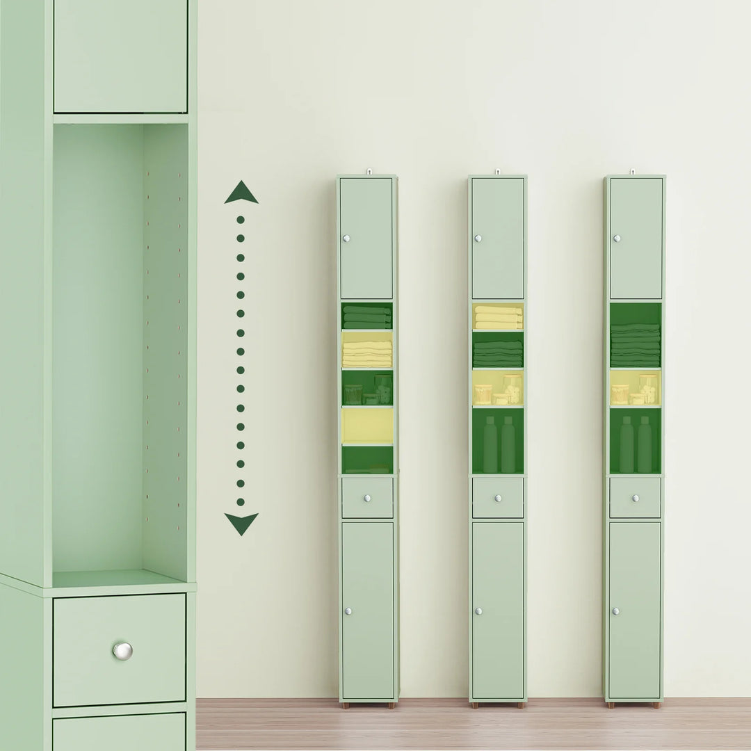 Stilfuldt, smalt badeværelsesskab i lysegrøn (20 x 20 x 180 cm)