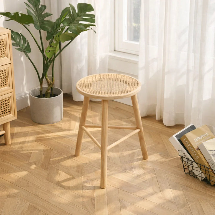 ITAMI skammel i massivt træ og rattan