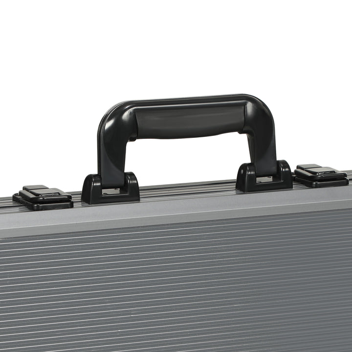 Pokersæt, pokerkasse, 400 chips, 2 sæt kort, 5 terninger, dealer-disk, måtte