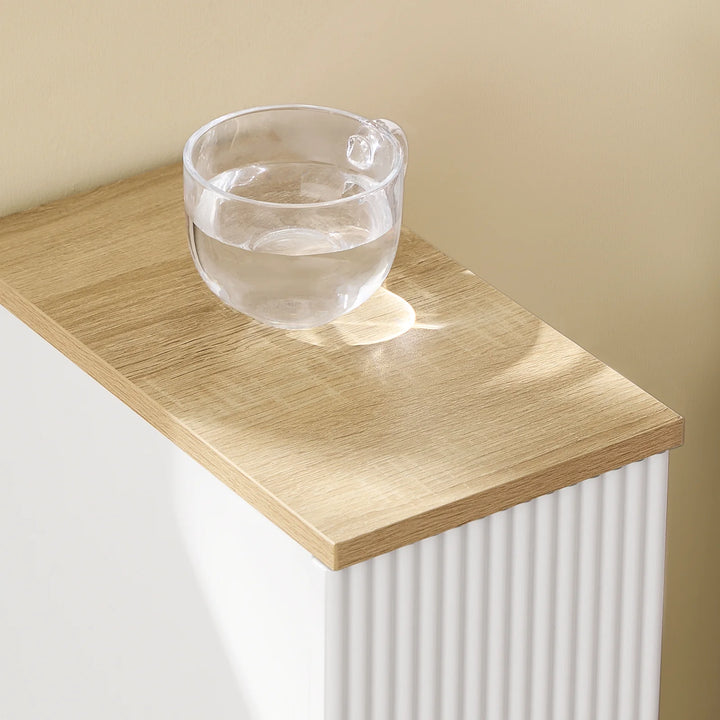 Stilfuldt, smalt sengebord med bølge-design og skuffe, hvid (20 x 60 x 35 cm)