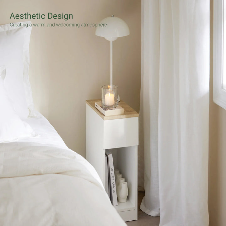 Enkel, moderne og pladsbesparende sengebord, skandi-look, B20 x D35 x H60 cm, hvid