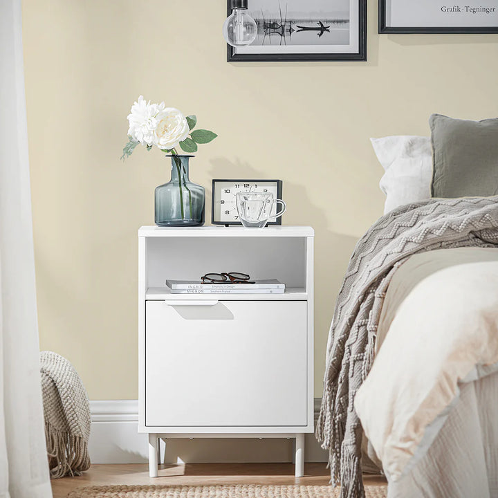Multifunktionelt Sidebord - Perfekt til Stuen, Soveværelset eller Entréen!