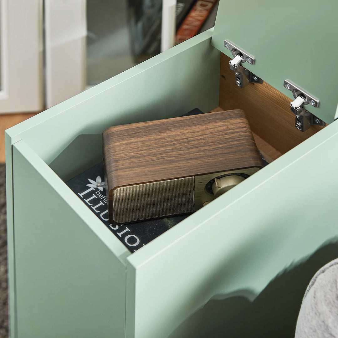 Udnyt pladsen optimalt med dette smarte sidebord, grøn (B24 x D60 x H60 cm)