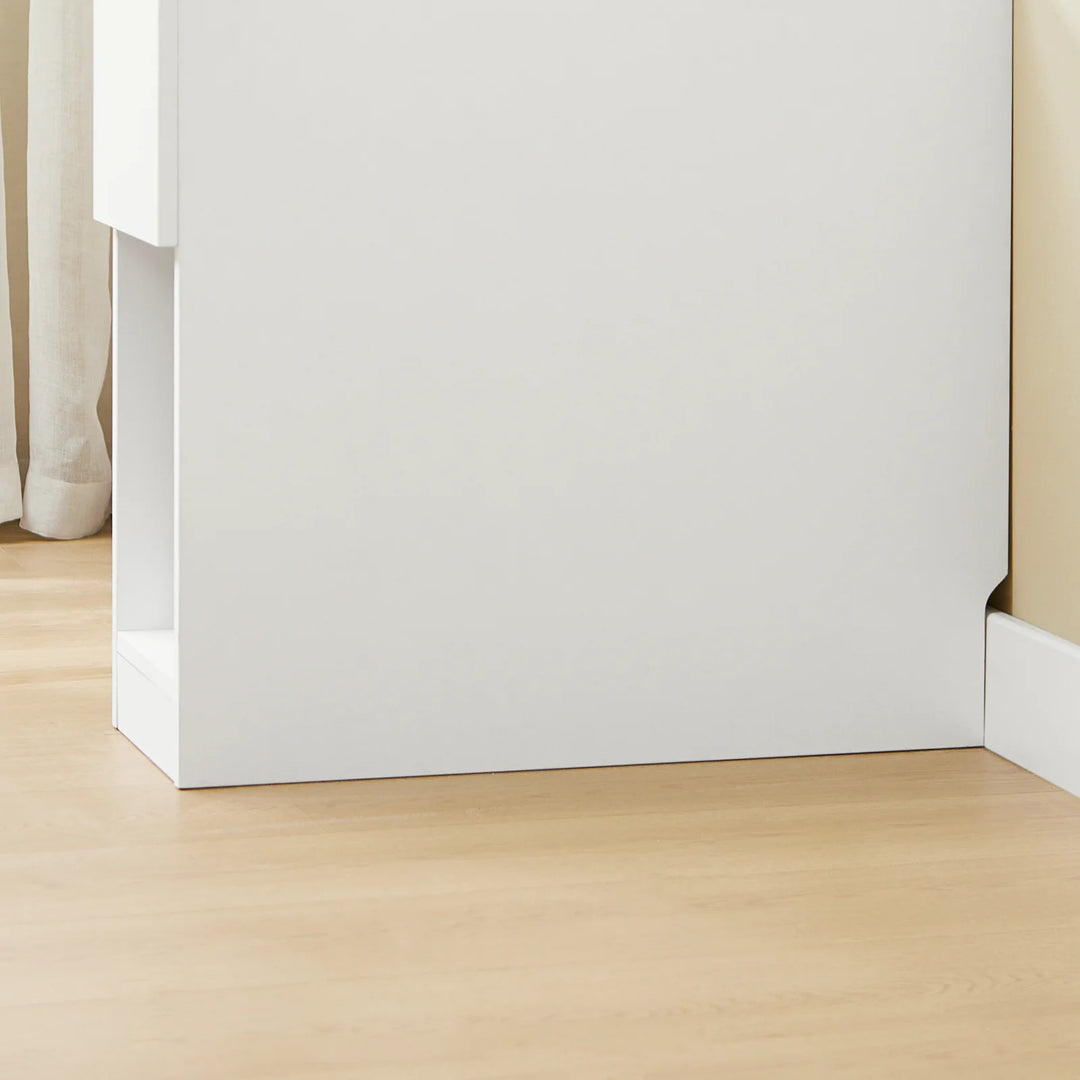 Smart og pladsbesparende sengebord/sidebord i hvid (25 x 65 x 60 cm)